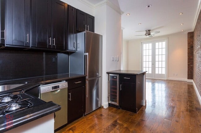 635 E 6th St, Unit 3W in New York, NY - Building Photo - Building Photo