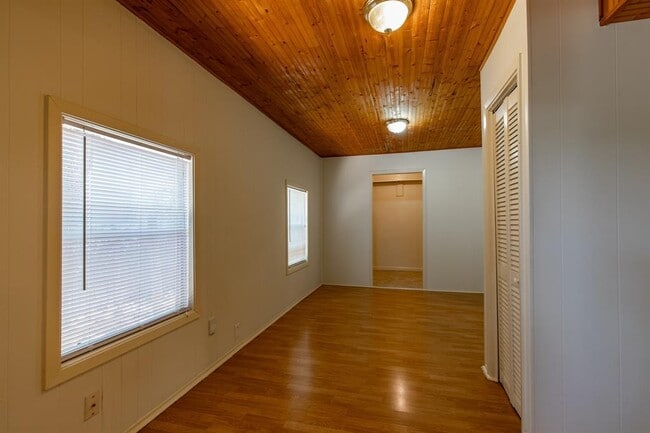 5515 Roosevelt Ave in Austin, TX - Building Photo - Building Photo