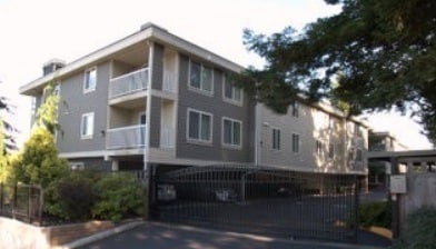 property at 937 N 200th St