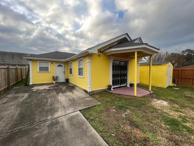 property at 5506 Warrington Dr