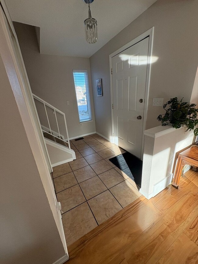 8094 Miller Cir in Arvada, CO - Foto de edificio - Building Photo