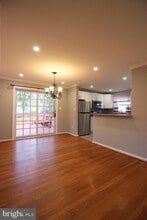 102 Yeonas Dr SE in Vienna, VA - Building Photo - Building Photo