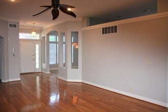 8423 Old World Ct in Union, KY - Building Photo - Building Photo