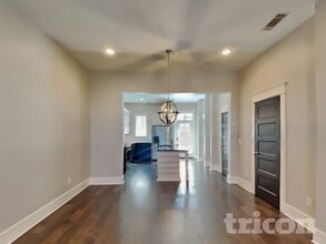 6813 Charlotte Pike, Unit 805 in Nashville, TN - Building Photo - Building Photo