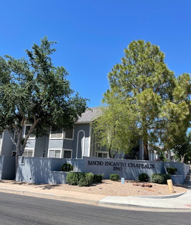 property at 2910 W Marconi Ave