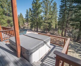 243 E Jeffrey Pine Rd in Reno, NV - Building Photo - Building Photo