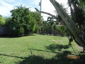 819 N Highland Dr in Hollywood, FL - Foto de edificio - Building Photo