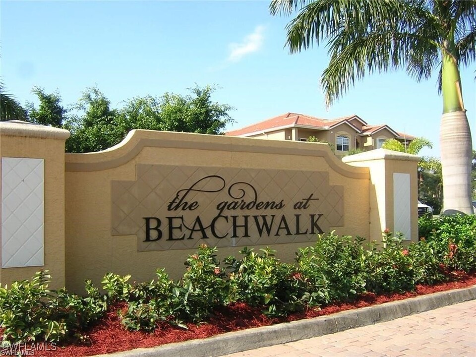 15655 Ocean Walk Circle in Ft. Myers, FL - Building Photo