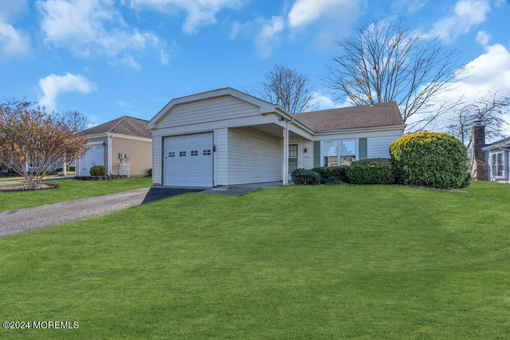 7 Newbury Row in Manchester Township, NJ - Building Photo