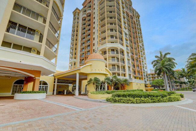 2001 N Ocean Blvd in Fort Lauderdale, FL - Foto de edificio - Building Photo