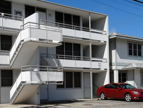 2009 Algaroba St in Honolulu, HI - Building Photo - Building Photo