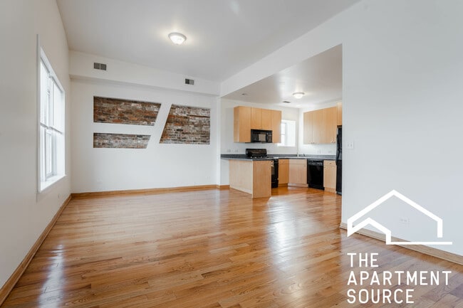 1822 N Campbell Ave, Unit 1 in Chicago, IL - Building Photo - Building Photo