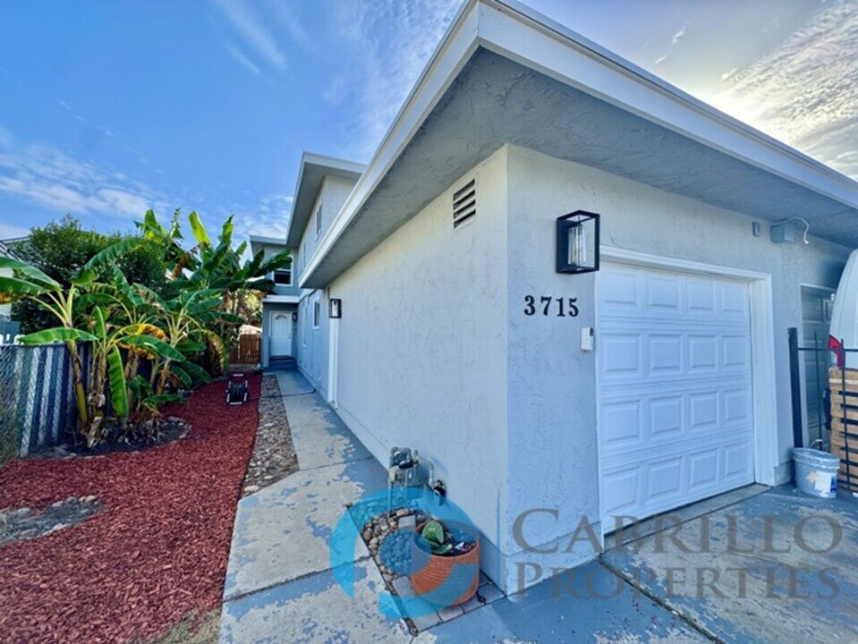 3715 Beta St in San Diego, CA - Building Photo