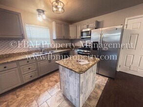 200 Pensacola Ave in Waxahachie, TX - Building Photo - Building Photo