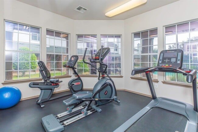 400 E Cypress Creek Rd