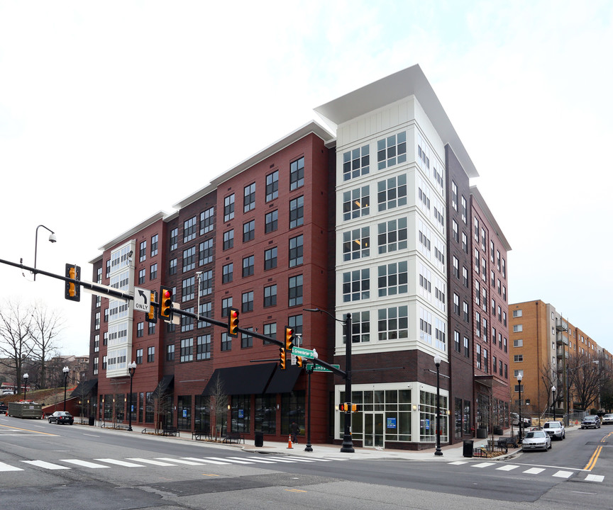 The Shell in Arlington, VA - Foto de edificio