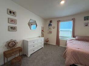 2181 NW 247th Dr in Newberry, FL - Building Photo - Building Photo