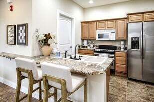 Residences at Oak Pointe in Grand Island, NE - Building Photo