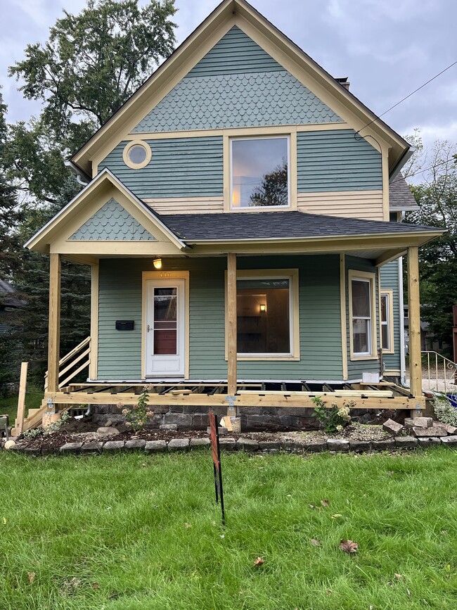 property at 416 Monroe St