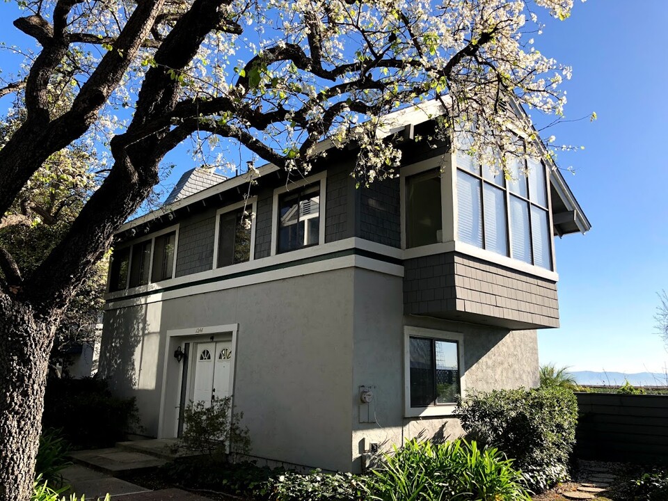 1244 Moonsail Ln in Foster City, CA - Building Photo