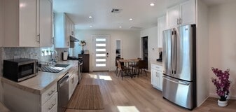 6328 Mary Ellen Ave in Van Nuys, CA - Building Photo