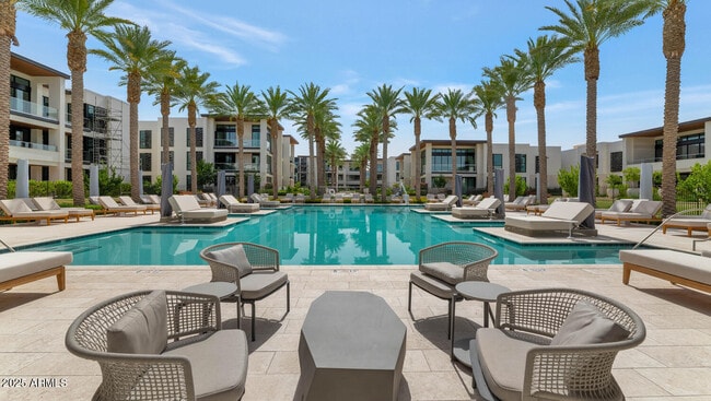 6587 N Palmeraie Blvd in Paradise Valley, AZ - Building Photo - Building Photo