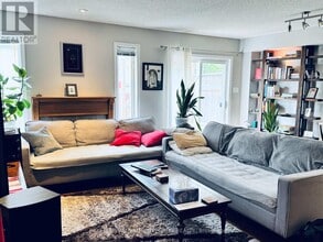5 Santa Cruz Private in Ottawa, ON - Building Photo - Building Photo