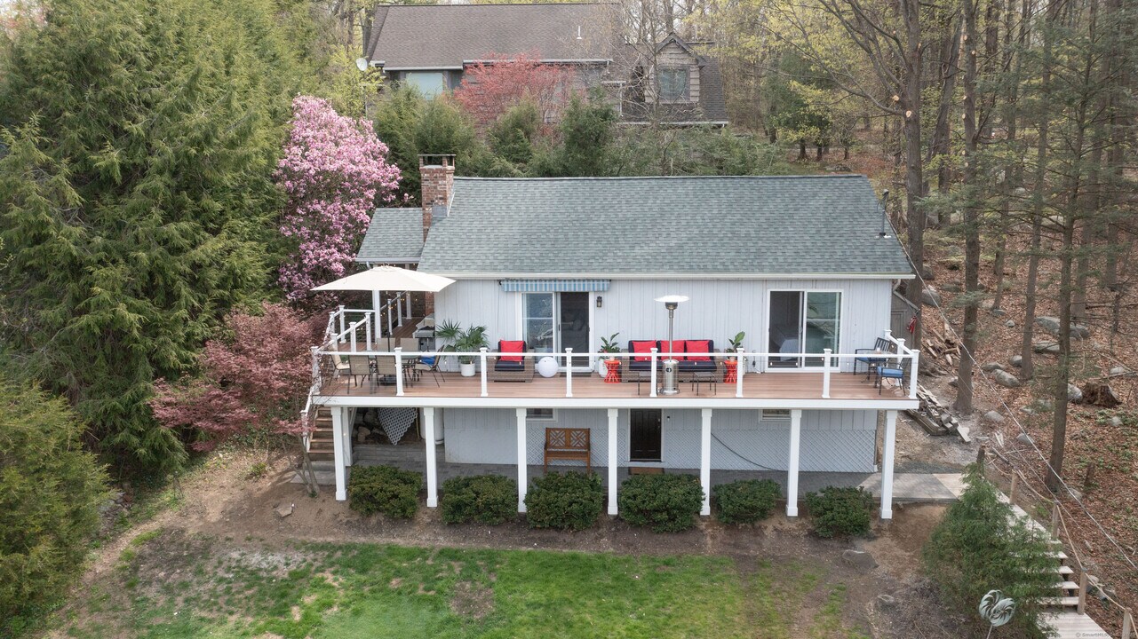 5 Juniper Ln in New Milford, CT - Building Photo