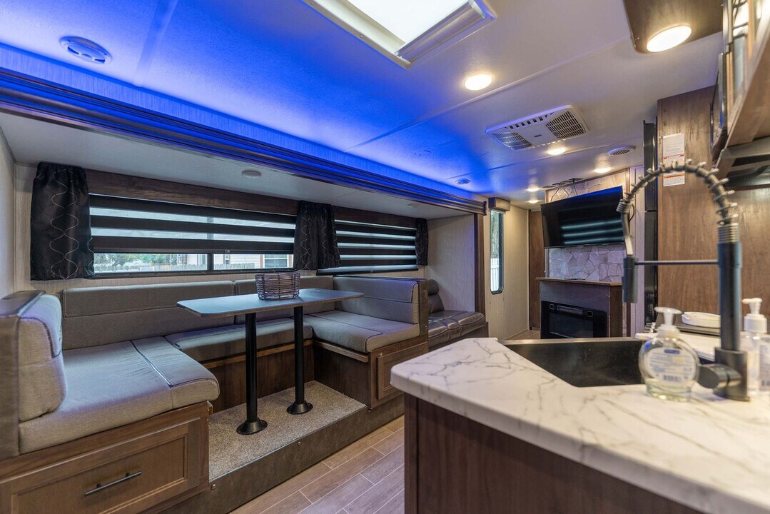 1905 W St Louis St in Tampa, FL - Foto de edificio