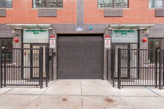 10629 Guy R Brewer Blvd in Jamaica, NY - Foto de edificio - Building Photo