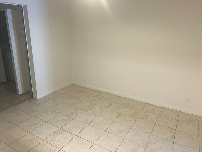 6548 SW 41st St in Davie, FL - Building Photo - Building Photo