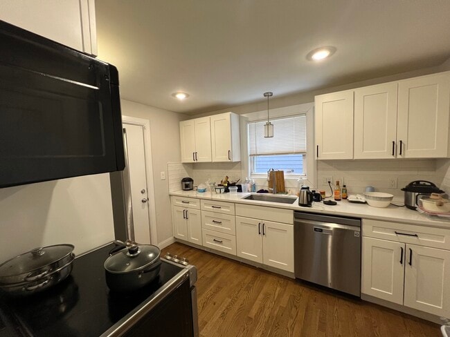 25 Greycliff Rd, Unit 1 in Boston, MA - Foto de edificio - Building Photo