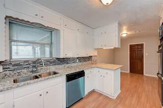 2709 Adams St in Alvin, TX - Building Photo - Building Photo