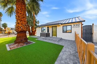 330 S 11th St in Las Vegas, NV - Building Photo