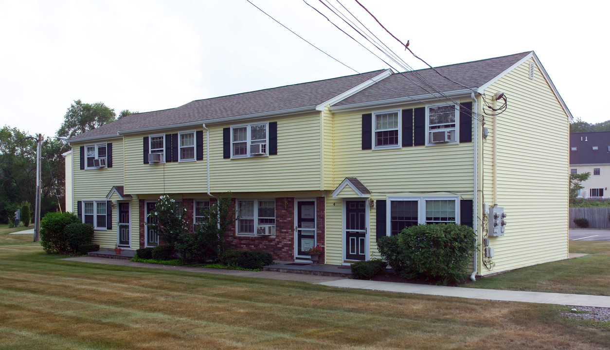 Emeral Path in Plainville, MA - Building Photo