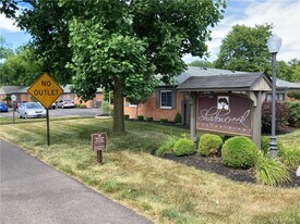 5470 Dunmore Dr in Dayton, OH - Building Photo