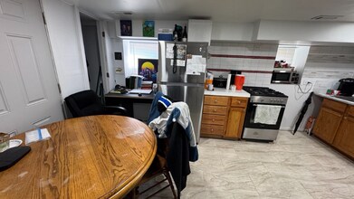 1254 N Bosworth Ave, Unit 1B in Chicago, IL - Building Photo - Building Photo