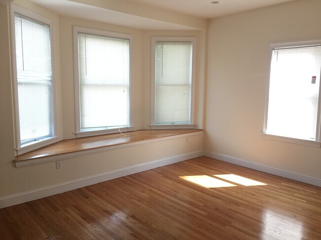 9 Gardner Ter, Unit 3 in Boston, MA - Building Photo - Building Photo