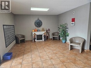 6624 Thornberry Crescent in Windsor, ON - Building Photo - Building Photo