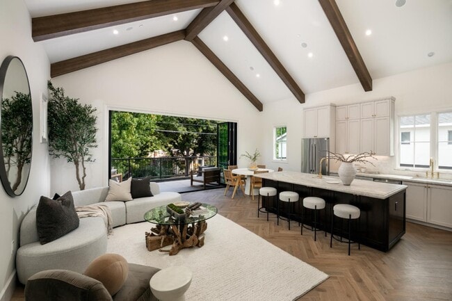 160 Waverley St in Palo Alto, CA - Building Photo - Building Photo