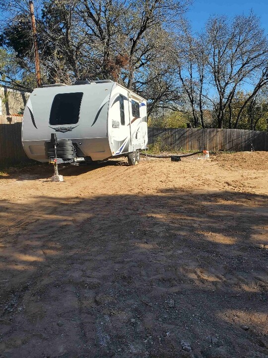 11507 Main St in Jonestown, TX - Building Photo