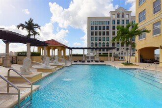 1607 Ponce de Leon Blvd in Coral Gables, FL - Building Photo - Building Photo