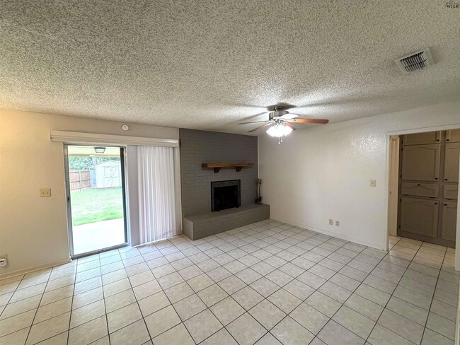 4830 Lovers Ln in Wichita Falls, TX - Building Photo - Building Photo