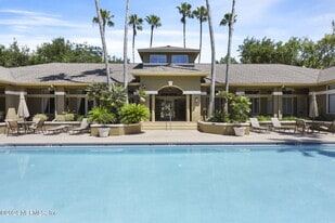 13 Arbor Club Dr in Palm Valley, FL - Building Photo