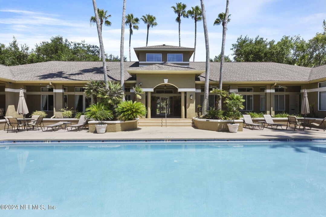 13 Arbor Club Dr in Palm Valley, FL - Building Photo