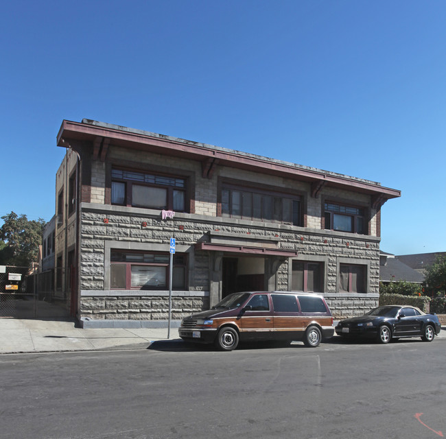 2422 Sichel St in Los Angeles, CA - Foto de edificio - Building Photo