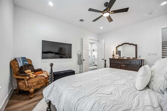 1305 E 27th St in Houston, TX - Foto de edificio - Building Photo