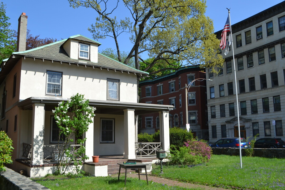 1860 Commonwealth Ave, Unit 1 in Boston, MA - Foto de edificio