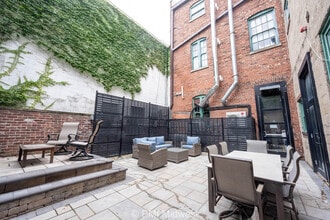 Lofts on Madison in Indianapolis, IN - Foto de edificio - Building Photo