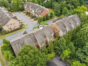 1514 Woodbridge Way NE in Atlanta, GA - Foto de edificio - Building Photo